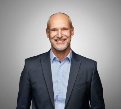 Dr. Jörg Schlösser ist Gründer und Prokurist bei der Management- und IT-Beratung Consileon. Außerdem verantwortet er den Geschäftsbereich Software Solutions.