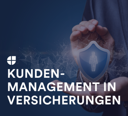 Hände schützen ein digitales Schild mit Personensymbol, symbolisch für vertrauensvollen, sicheren und kundenorientierten Umgang im Versicherungsmanagement