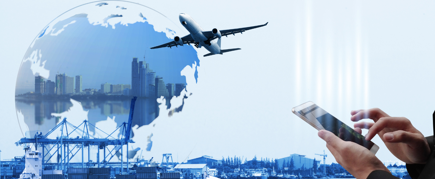 Ein Flugzeug, Hafeninfrastruktur und Weltkugel, symbolisch für Zoll- und Exportkontrollsysteme
