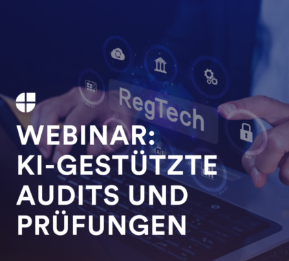 Hände bedienen Laptop mit RegTech-Icons, symbolisch für KI-gestützte Audits und Prüfungen