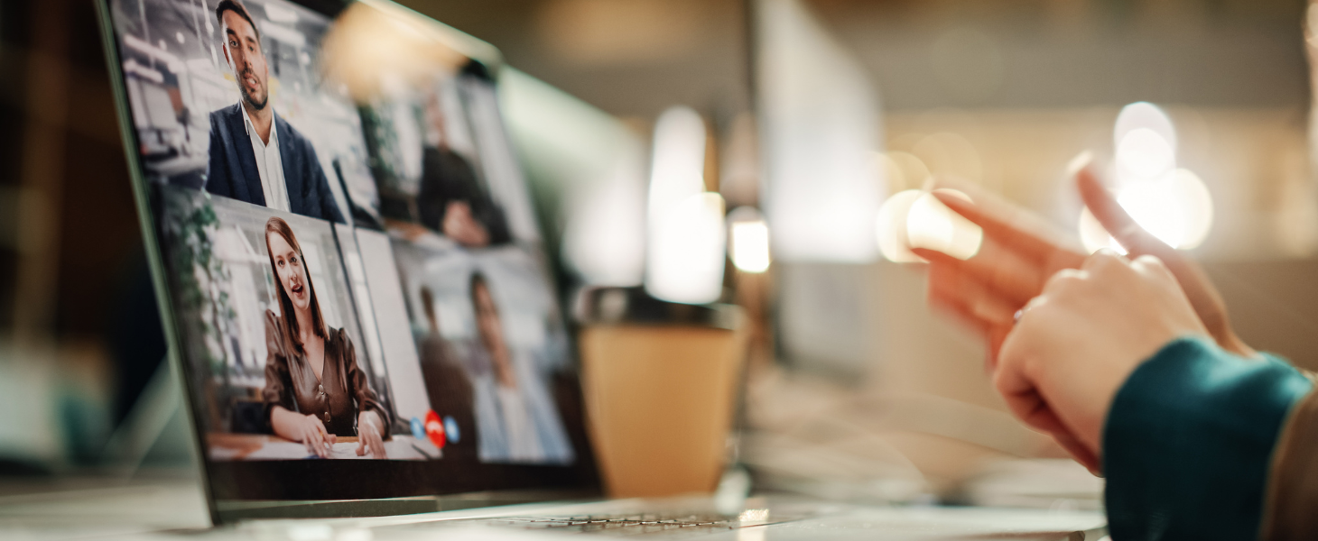 Online Meeting, symbolisch für KI Gestützte Vertragsprüfung