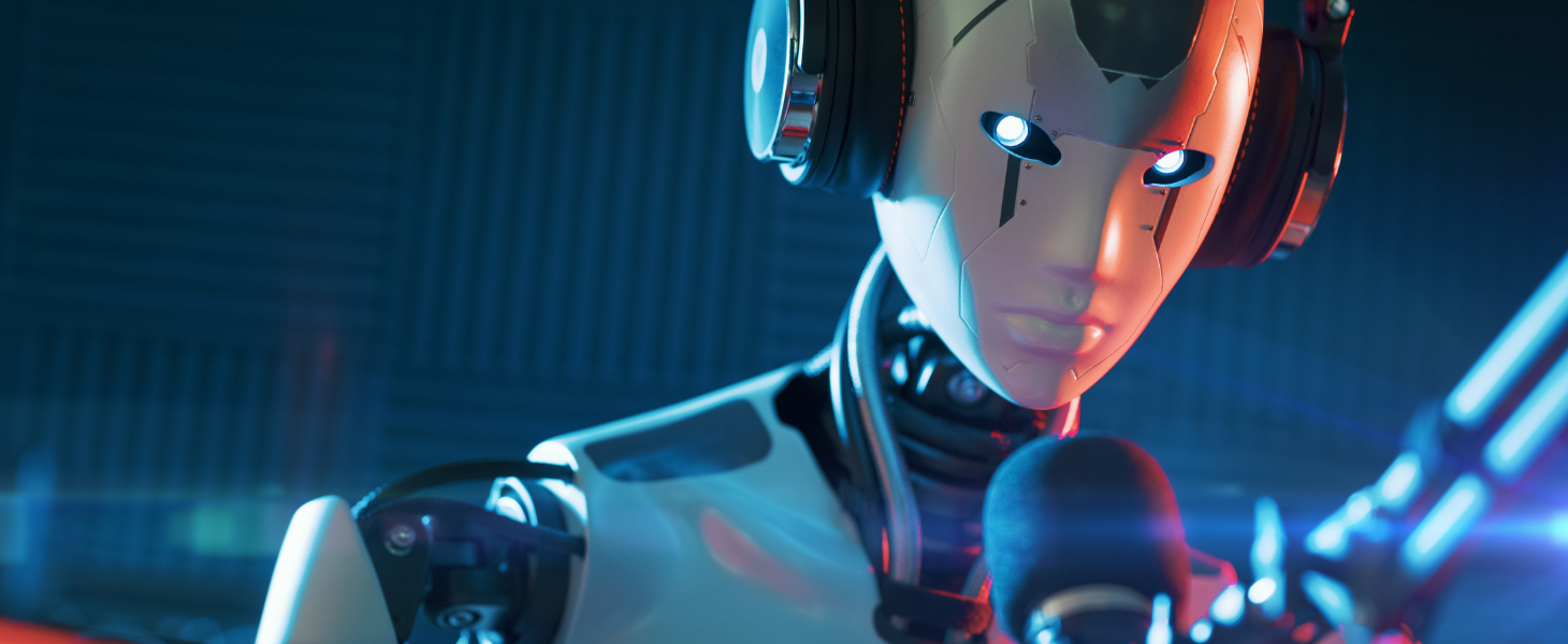 Humanoider Roboter mit Kopfhörern spricht in ein Mikrofon, symbolisch für KI-gestützte Kommunikation und Automatisierung.
